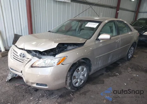 2007 Toyota Camry Le z USA, uszkodzony, nr VIN 4T1BE46K17U610630